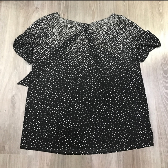 A Pea in the Pod | Silk Like Polka Dot Top - Picture 4 of 4